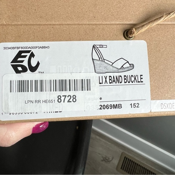 Kenneth Cole Gentle Souls Gold Espadrille Wedge Sandals - Picture 11 of 11